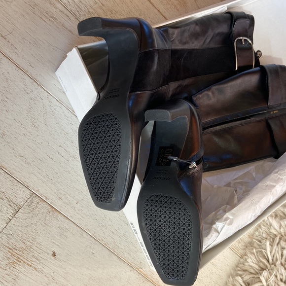 Geox Viviyanne beautiful black leather boot women’s size 37 European / 7 US boot - Picture 2 of 6